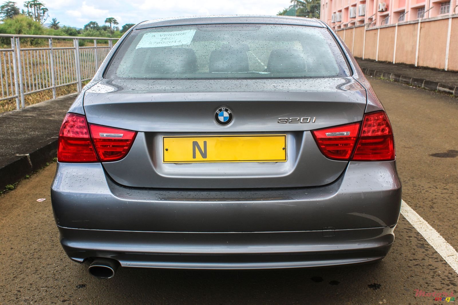 2011' BMW 320 photo #6