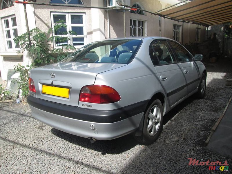 1999' Toyota Corona Avensis photo #3