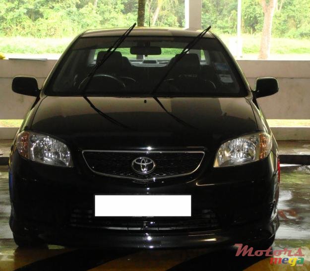 2004' Toyota Vios photo #1