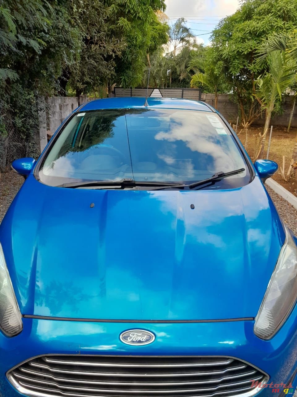 2013' Ford Fiesta photo #1