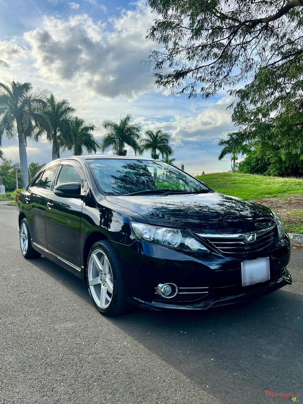 2011' Toyota Allion photo #1