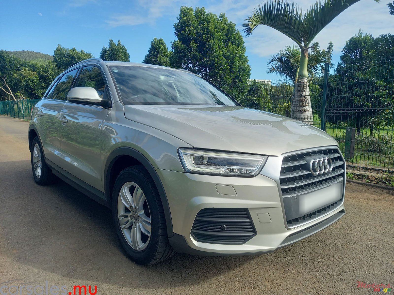 2016' Audi Q3 1.4 TFSI photo #2