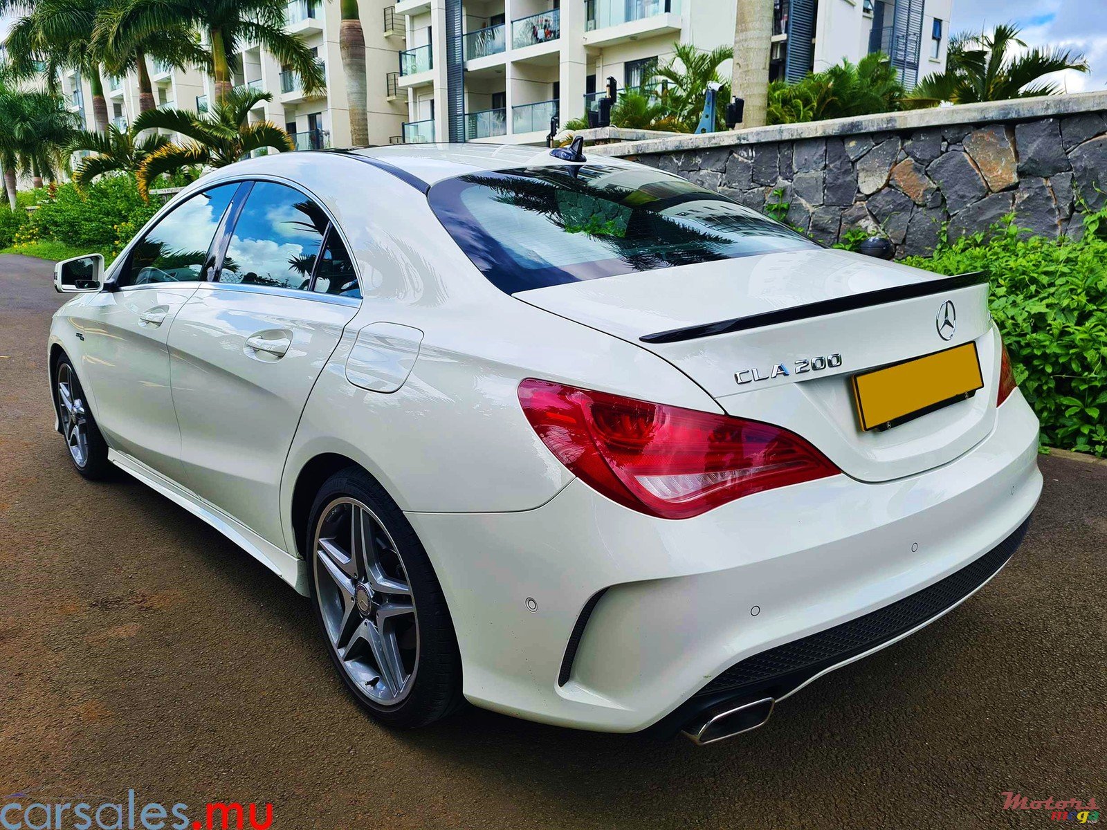2015' Mercedes-Benz CLA 200 AMG Line photo #3