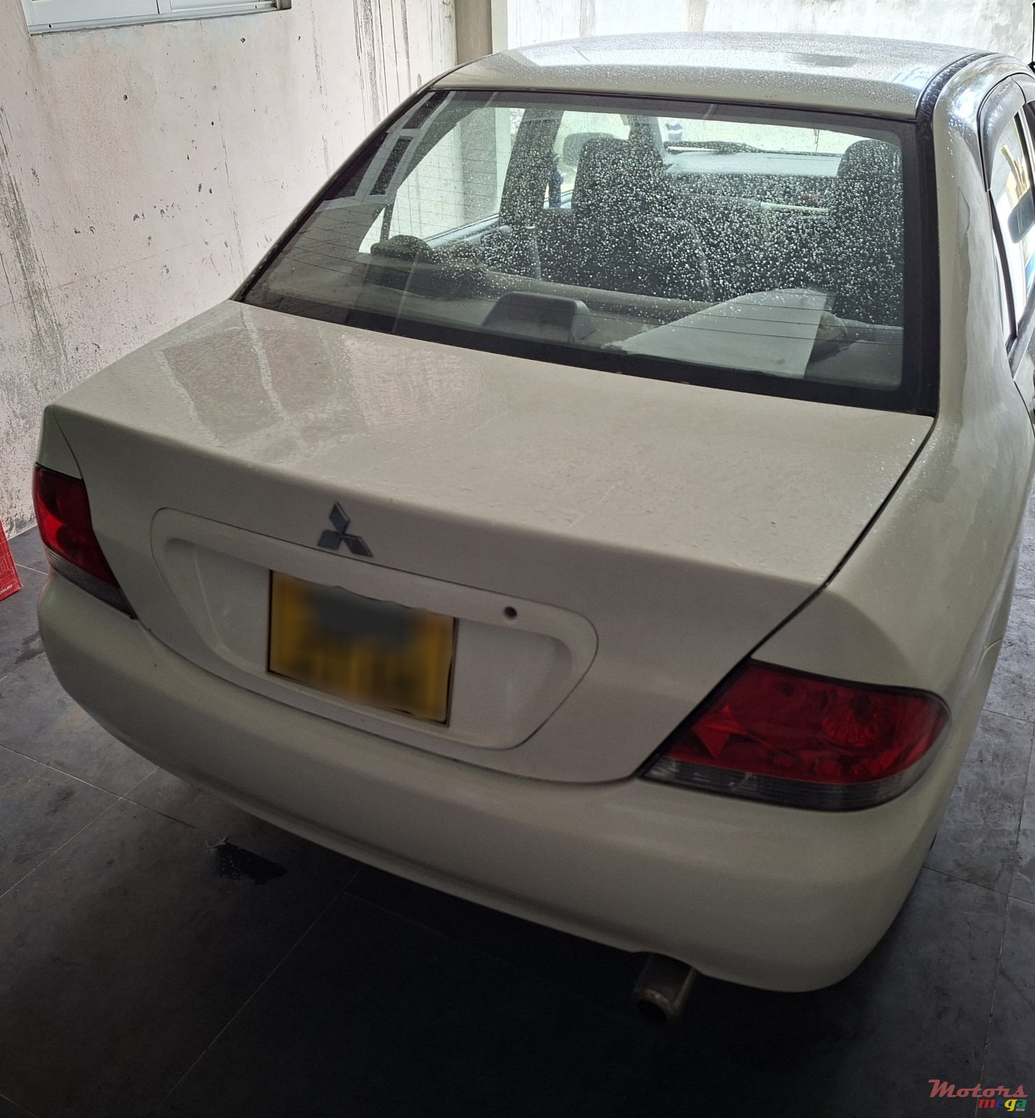 2004' Mitsubishi photo #2