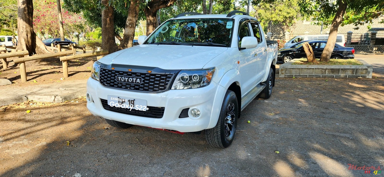 2015' Toyota Hilux VIGO photo #1