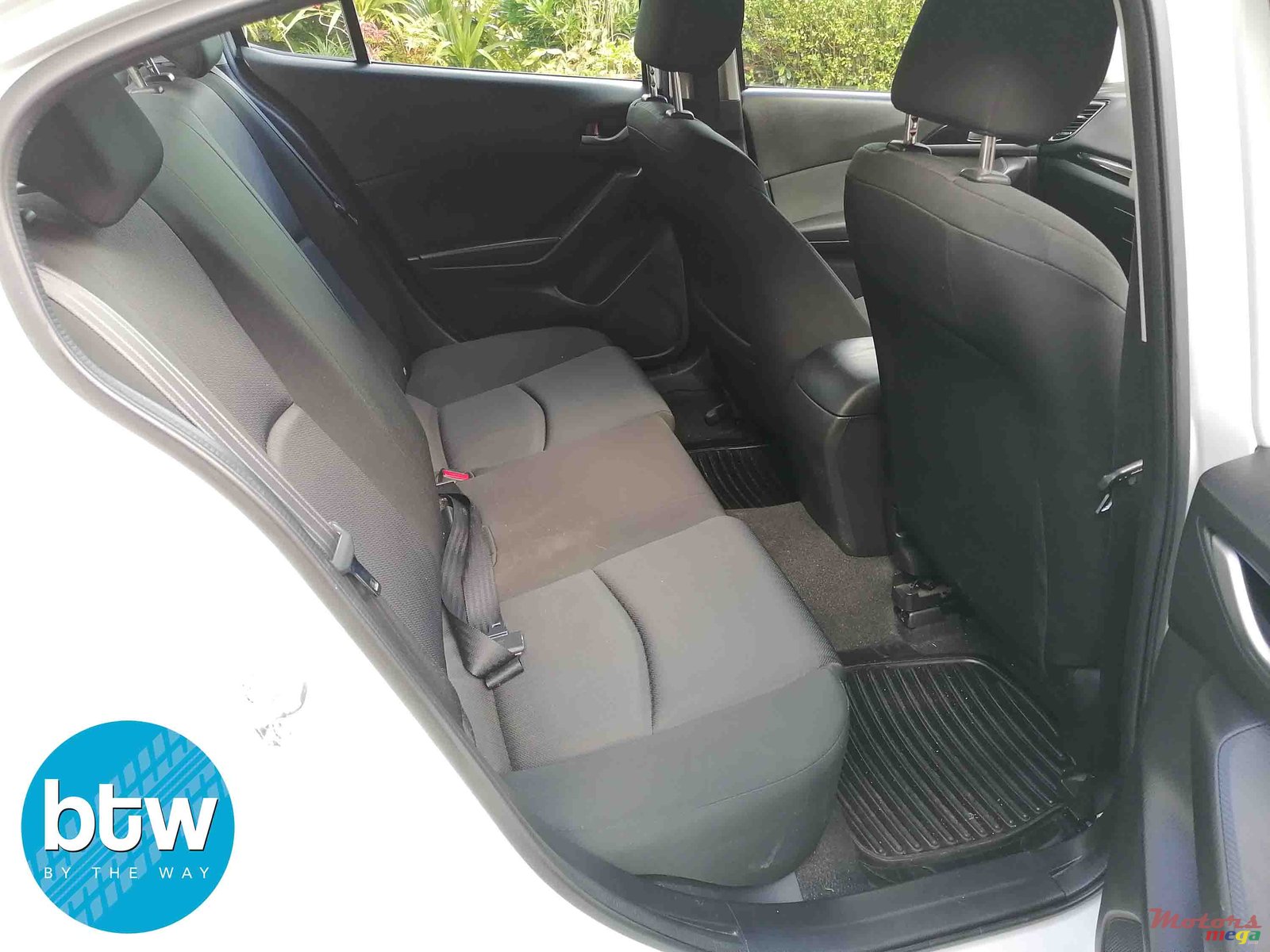 2014' Mazda 3 photo #3