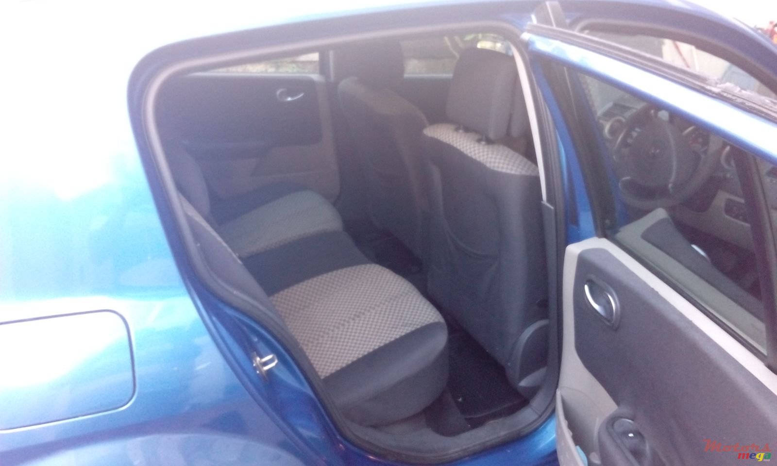 2004' Renault Megane photo #4