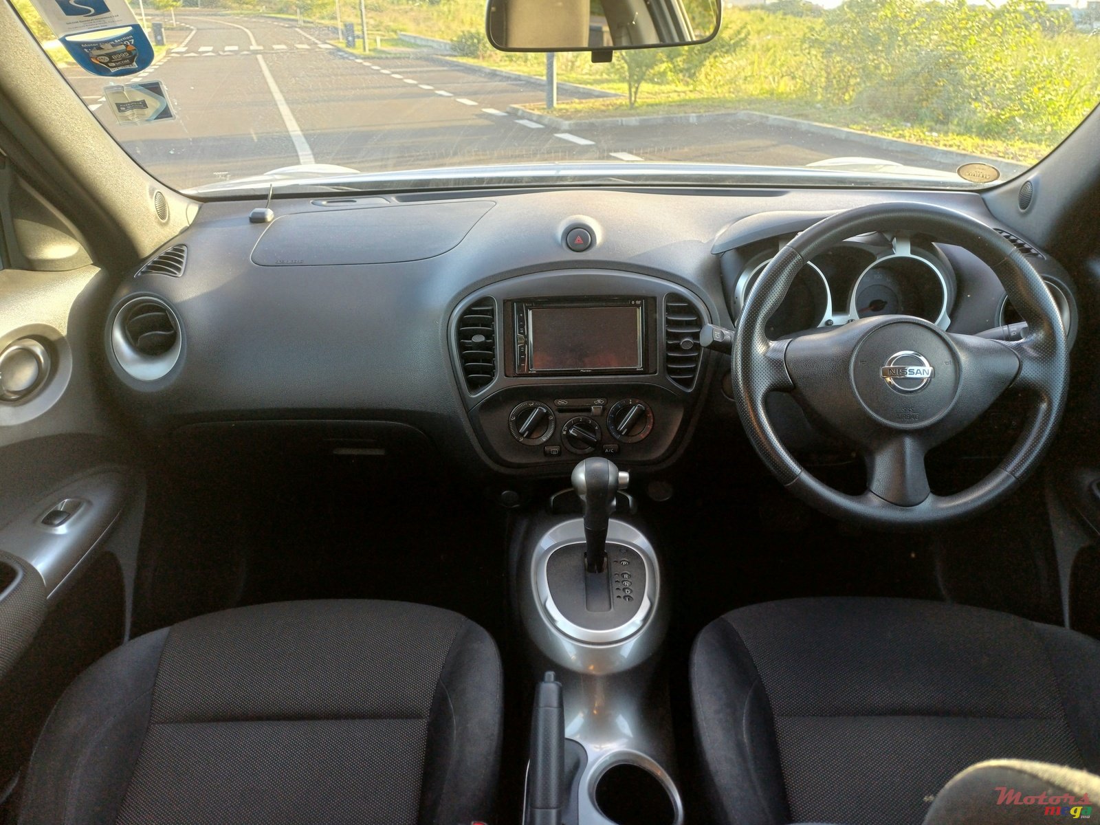 2012' Nissan Juke photo #6
