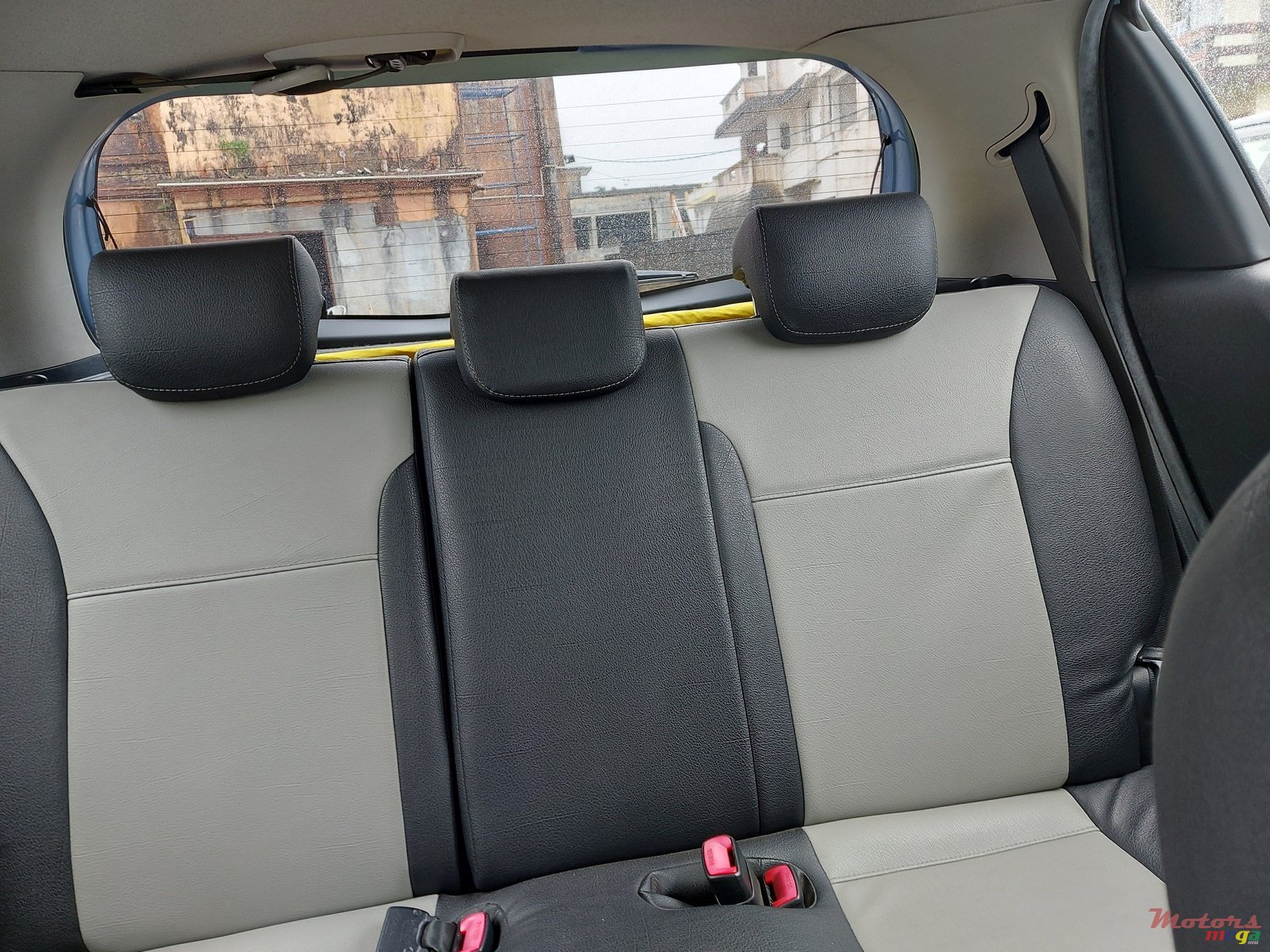 2013' Toyota Yaris photo #6