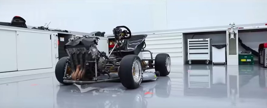 This Honda lawnmower can go 215 km/h