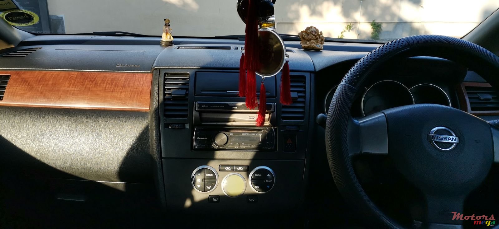 2006' Nissan Tiida photo #6