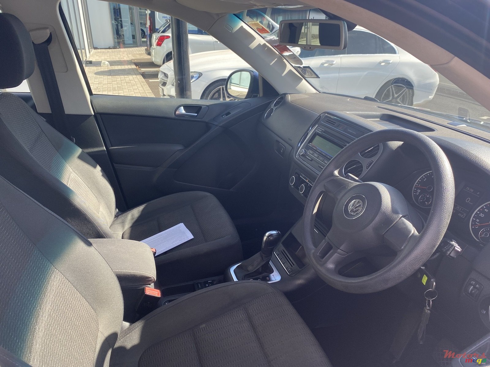 2015' Volkswagen Tiguan photo #5
