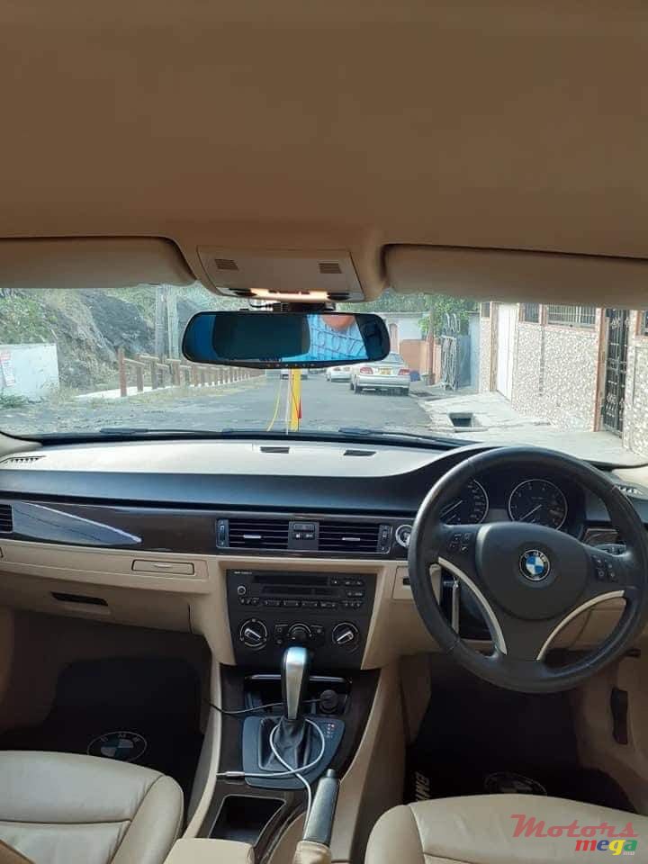 2011' BMW 320 photo #3