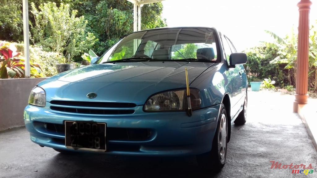 1998' Toyota Starlet photo #1