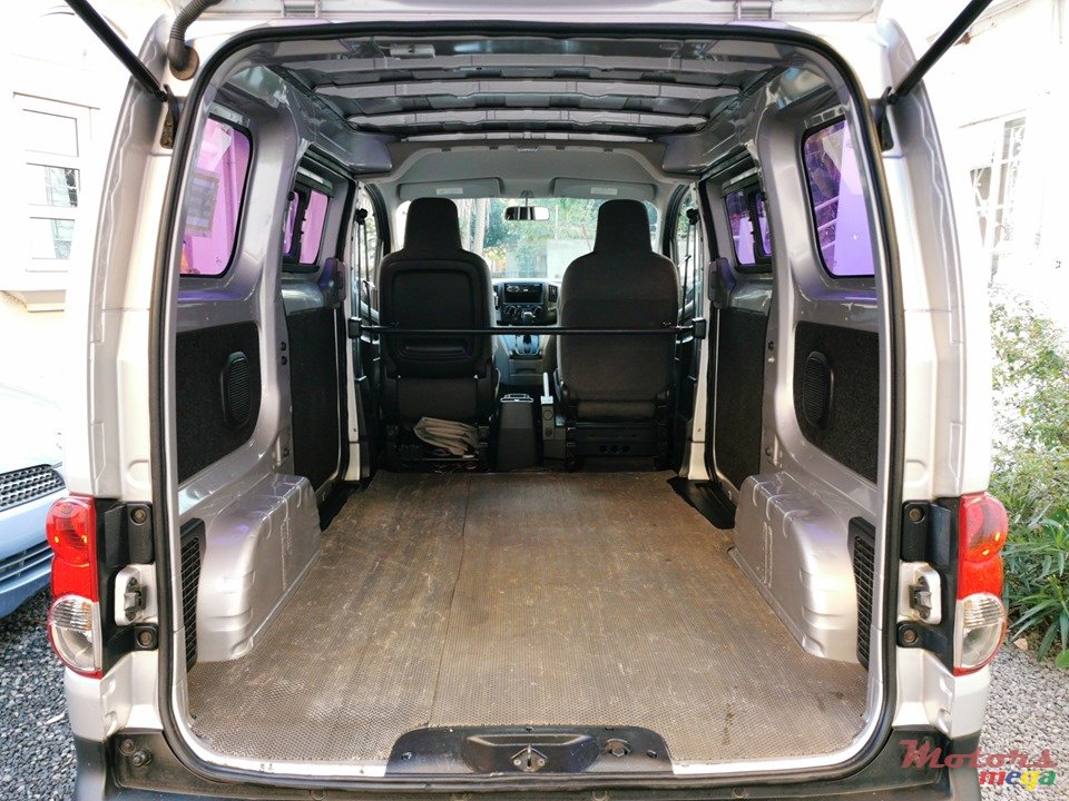 2014' Nissan NV 200 photo #6
