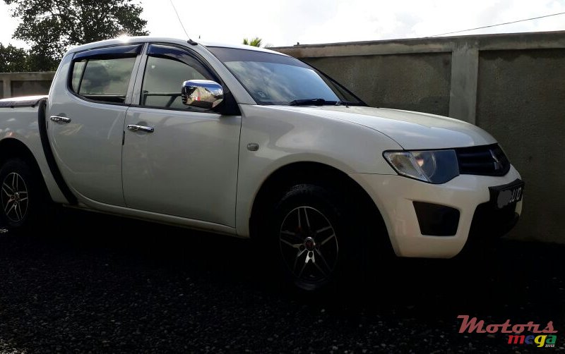 2010' Mitsubishi L 200 Sportero photo #1