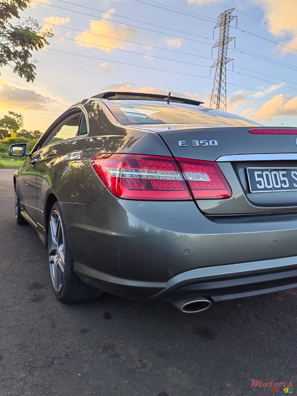 2010' Mercedes-Benz 350 photo #5