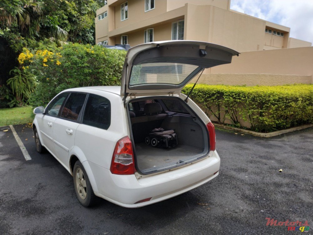 2006' Chevrolet Optra photo #4