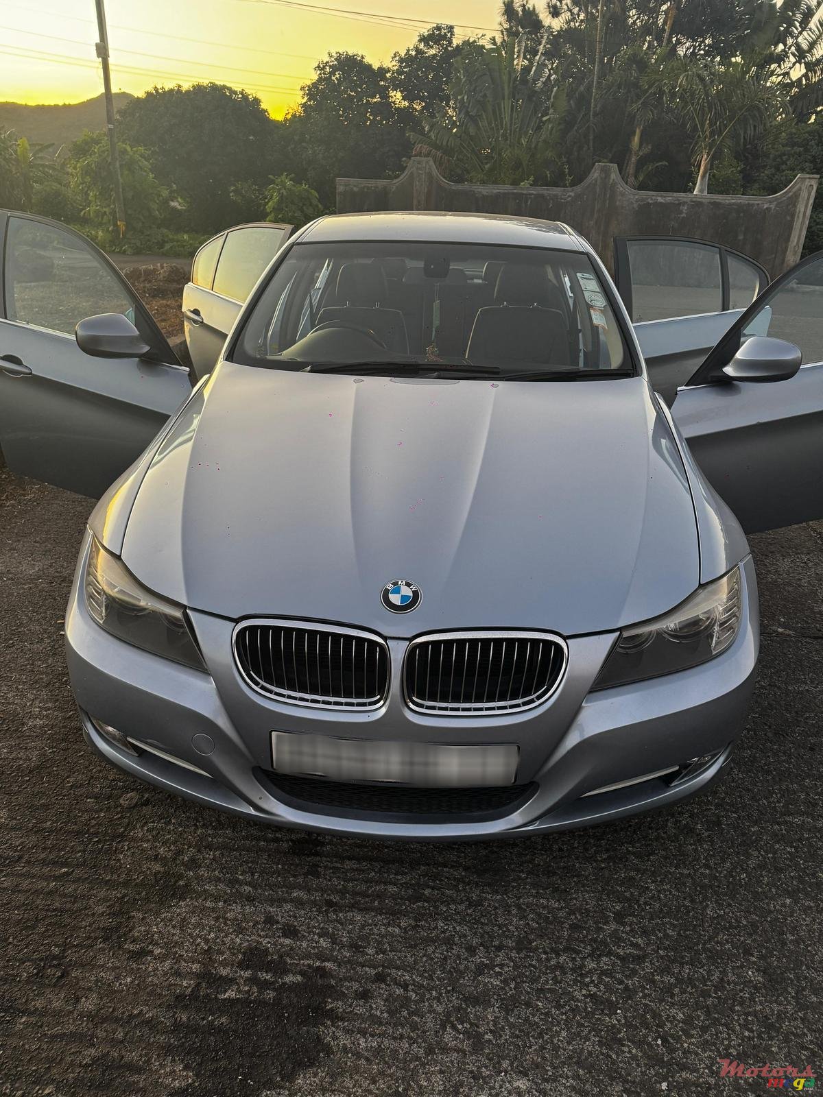 2011' BMW 316 photo #2