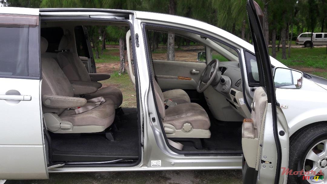 2003' Nissan Presage photo #7