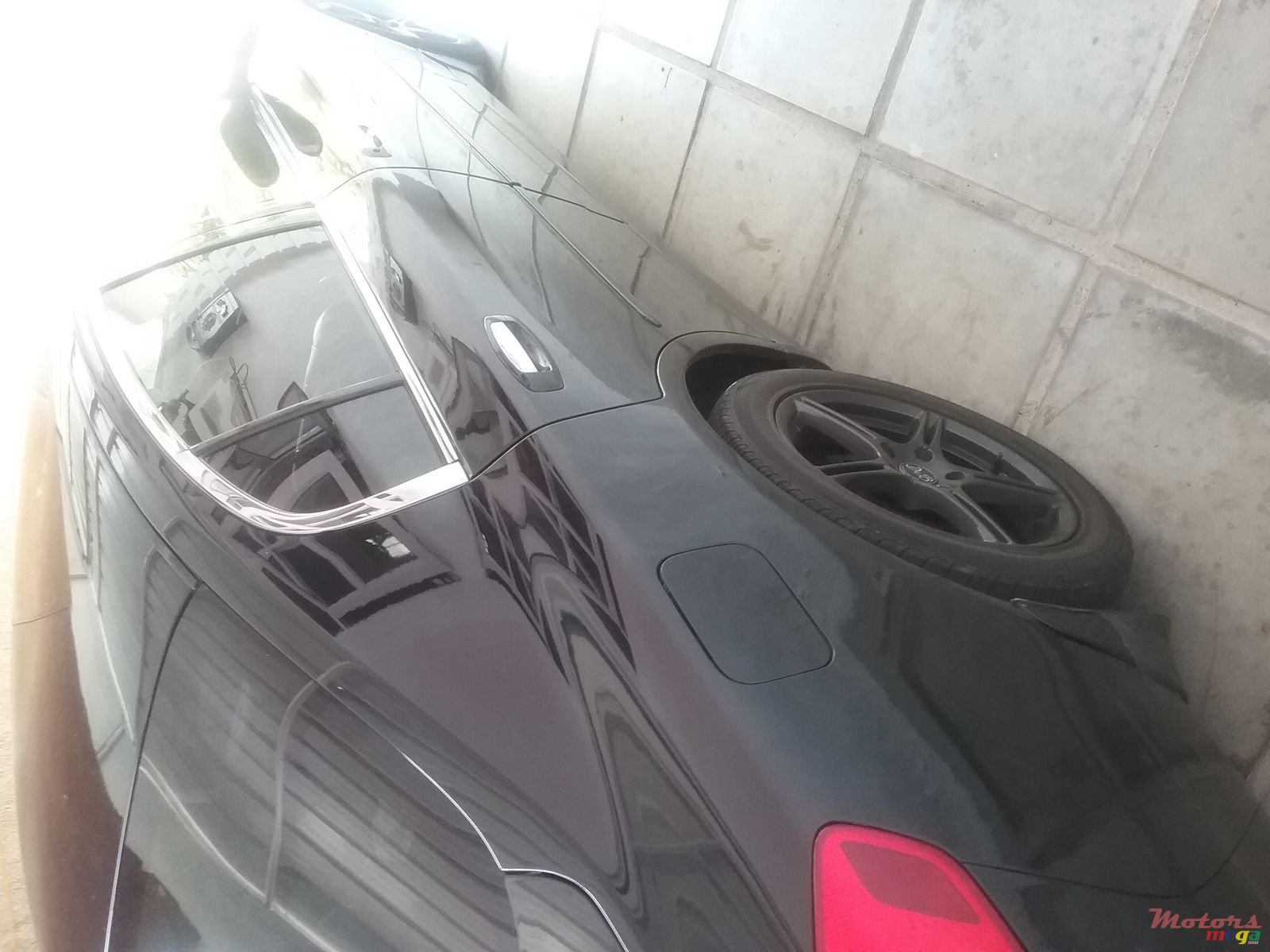 2004' Nissan 300 photo #1