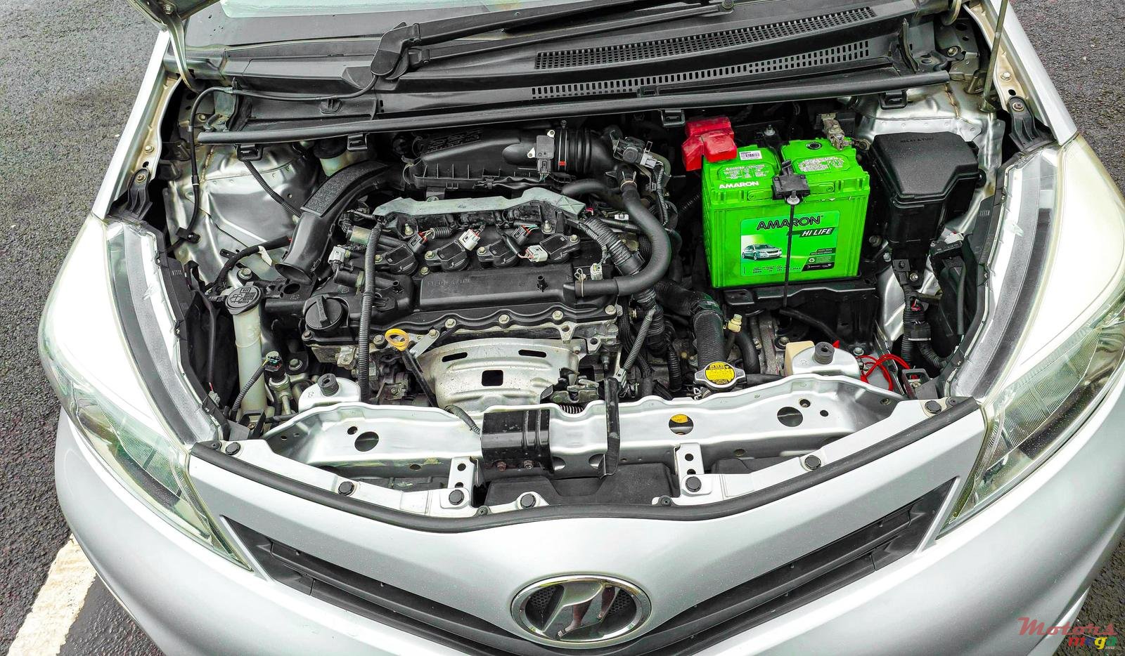 2013' Toyota Vitz photo #2