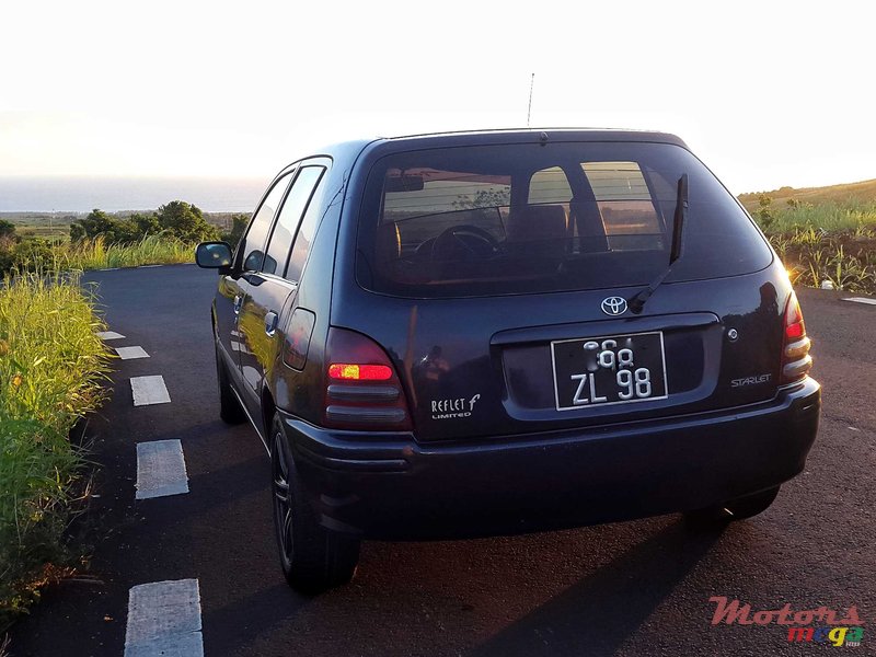 1998' Toyota Starlet photo #3