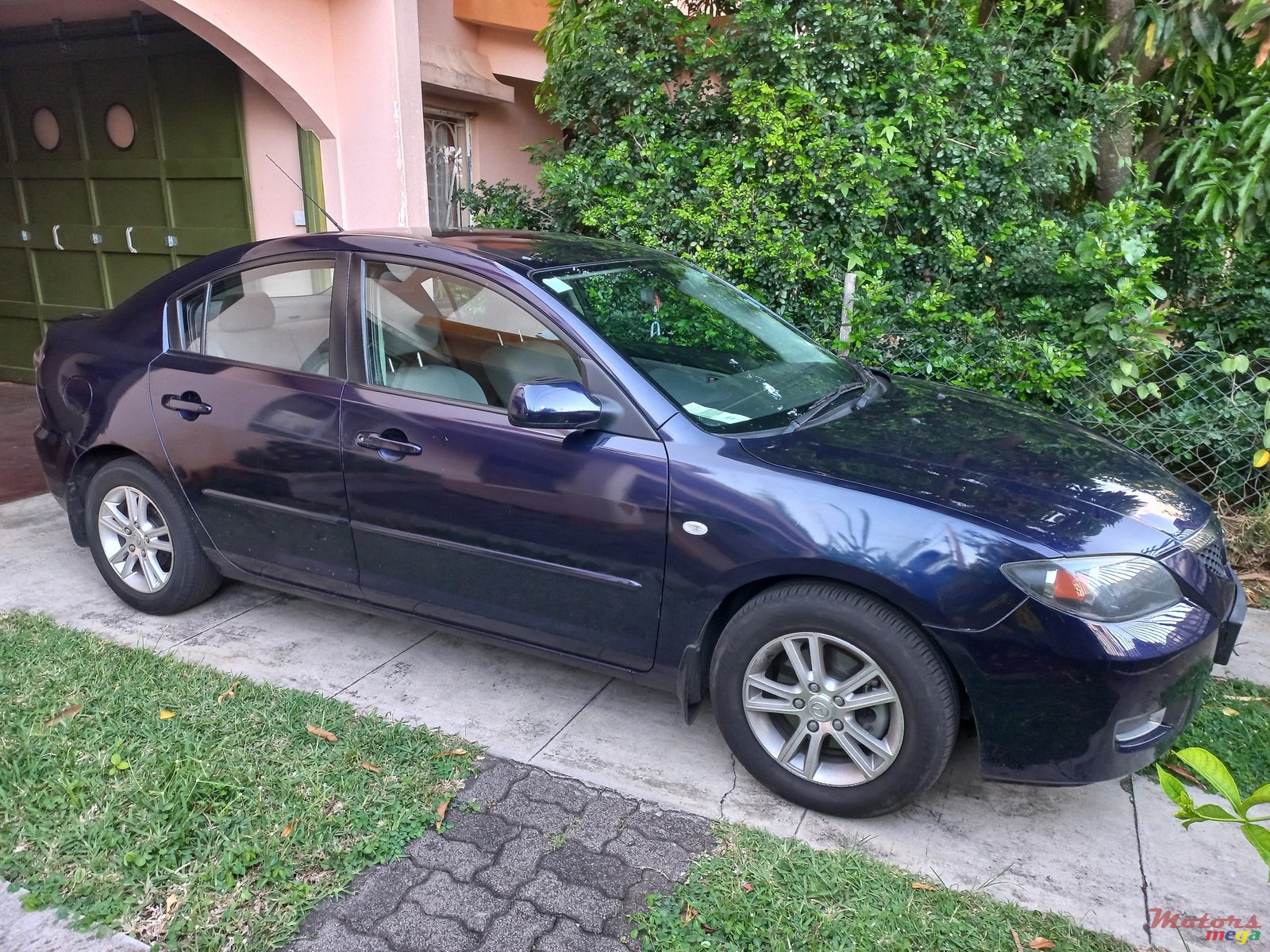 2009' Mazda 3 photo #1