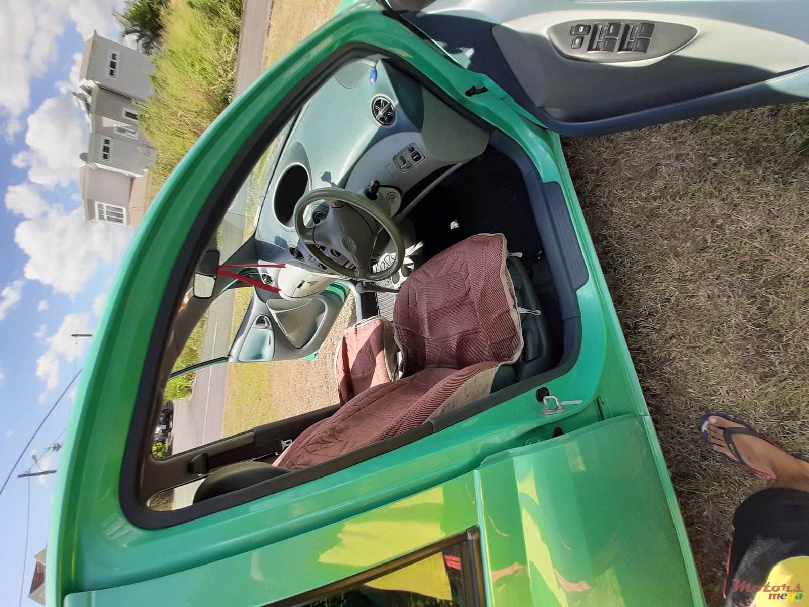 2000' Toyota Vitz photo #2