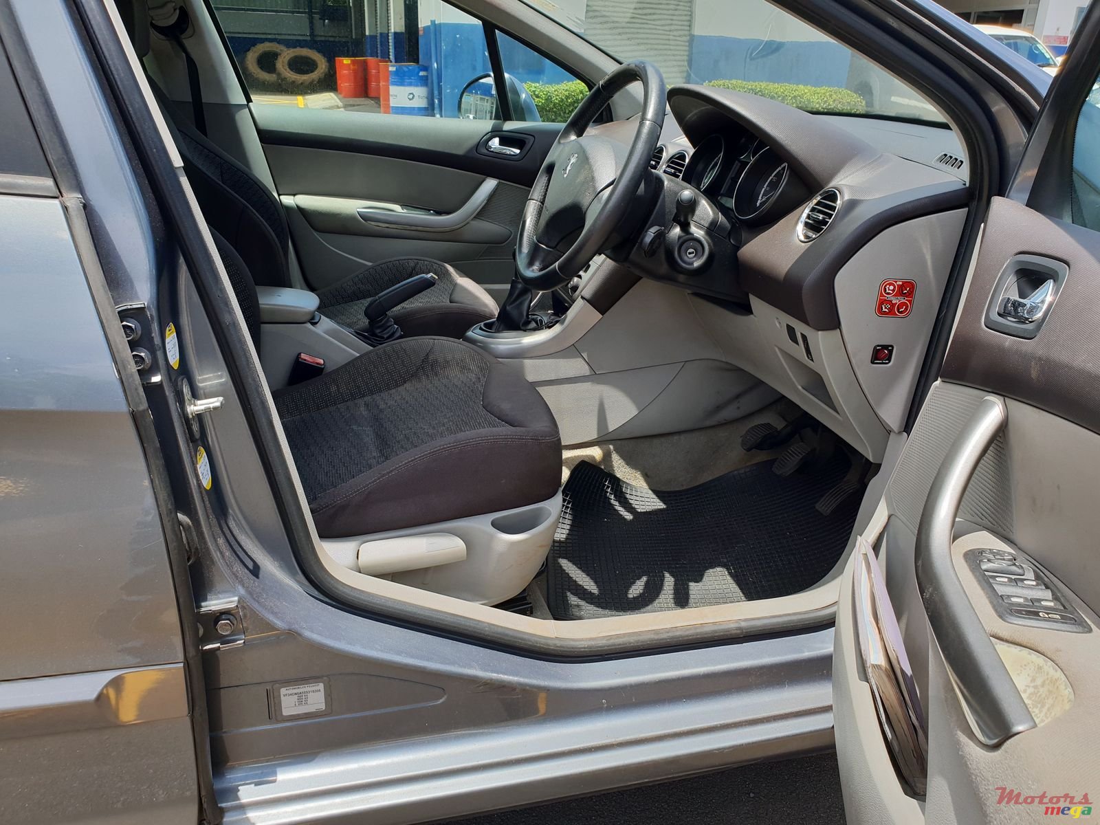 2008' Peugeot 308 photo #3