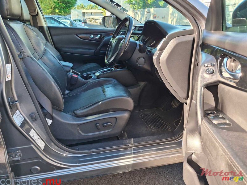 2015' Nissan Qashqai 1.6 Tekna photo #5