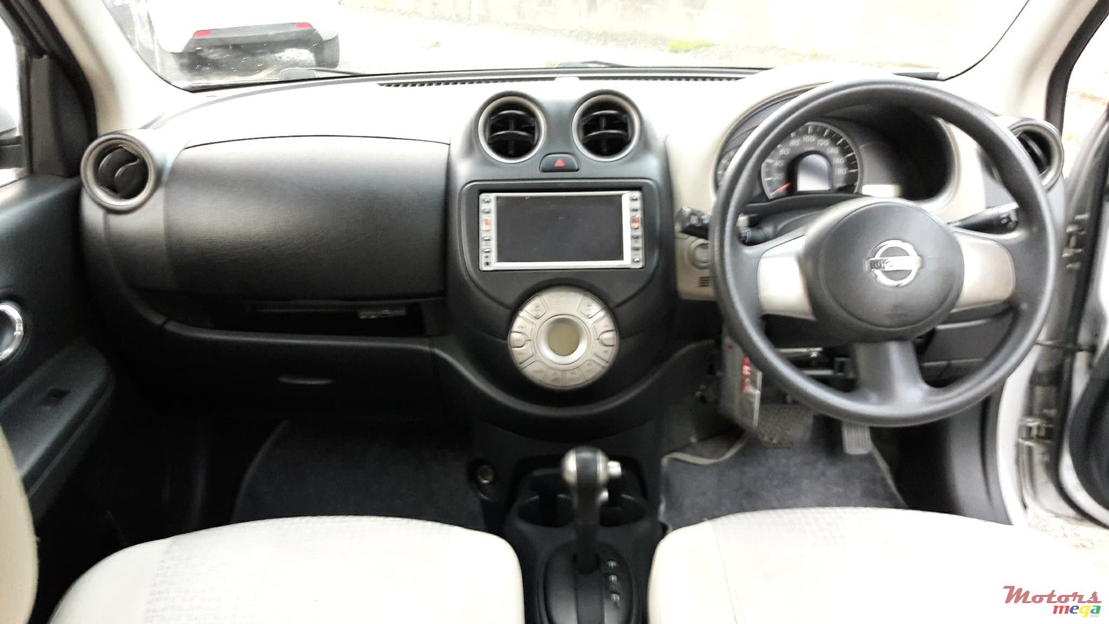 2010' Nissan March photo #5