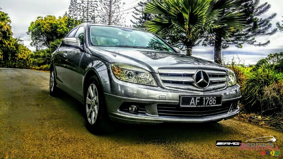 2009' Mercedes-Benz C200 Kompressor photo #1