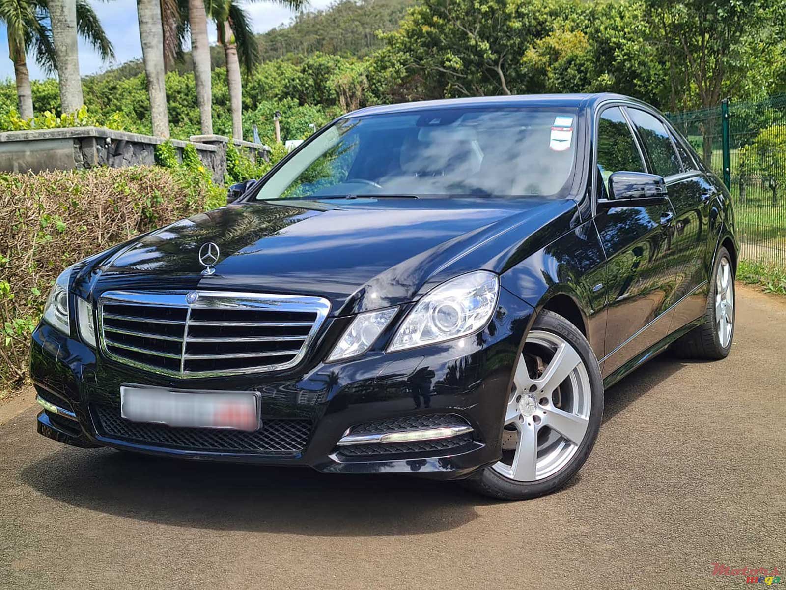 2011' Mercedes-Benz E 250 1.8 CGI Avantgarde photo #1