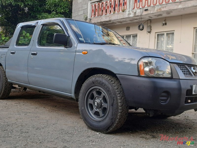 2007' Nissan Navara photo #4