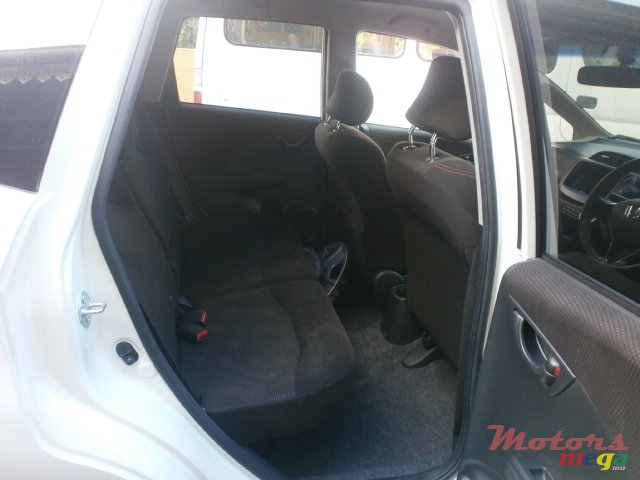 2013' Honda FCX Clarity fit hybrid photo #6