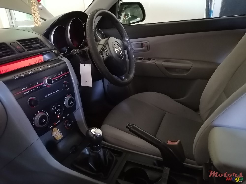 2004' Mazda 3 photo #6