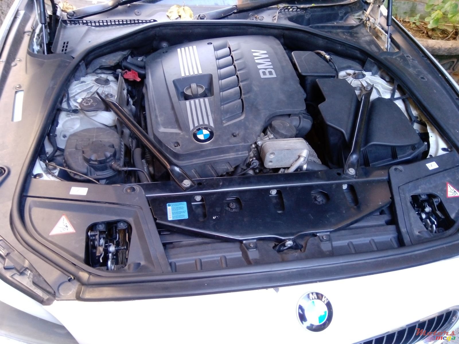 2010' BMW 528 photo #1