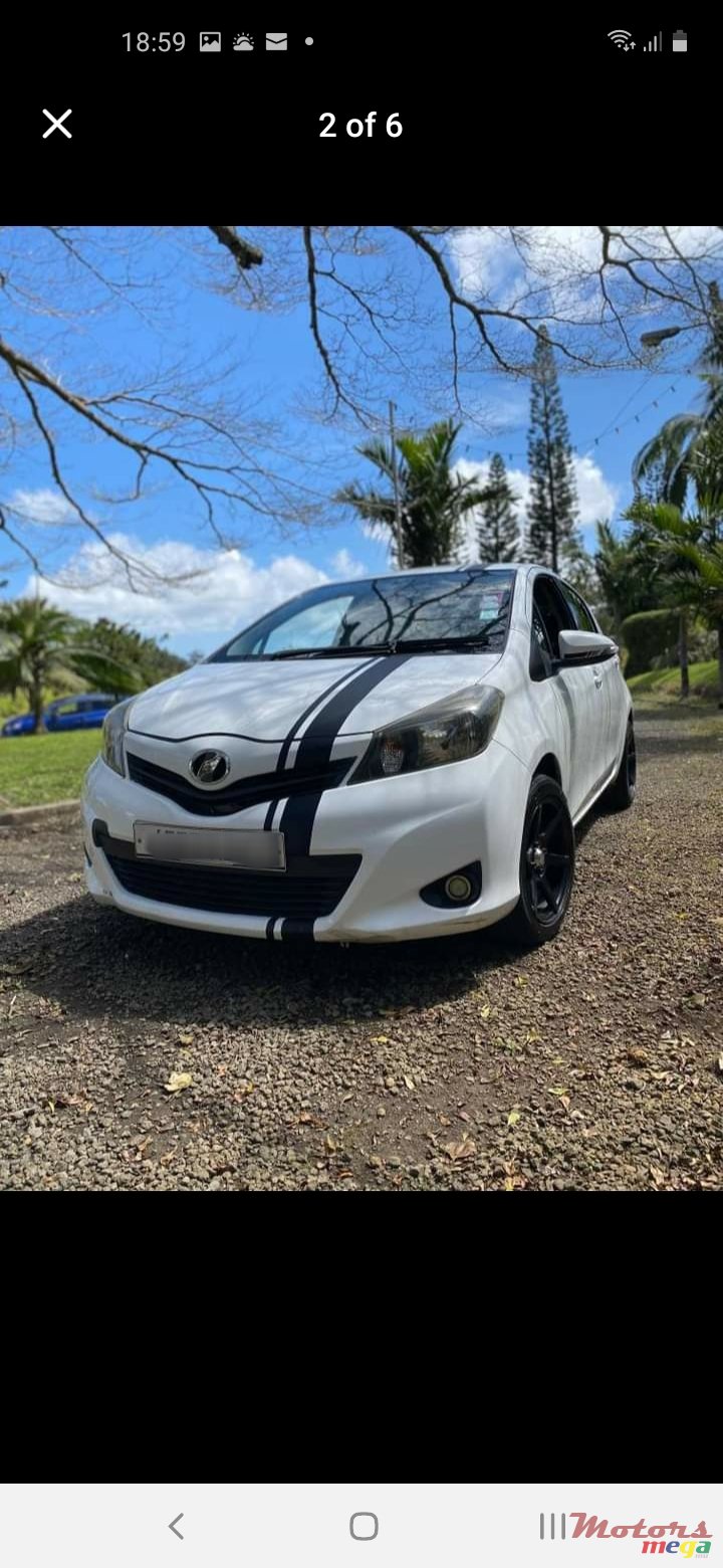 2012' Toyota Vitz photo #4