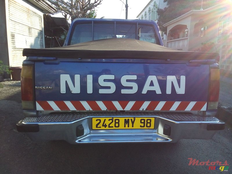 1998' Nissan Hardbody photo #3