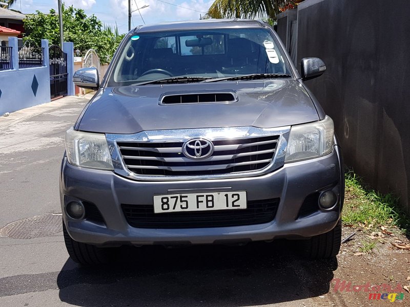 2012' Toyota Hilux 3.0 D-4D Double Cab 4x4 Raider photo #2