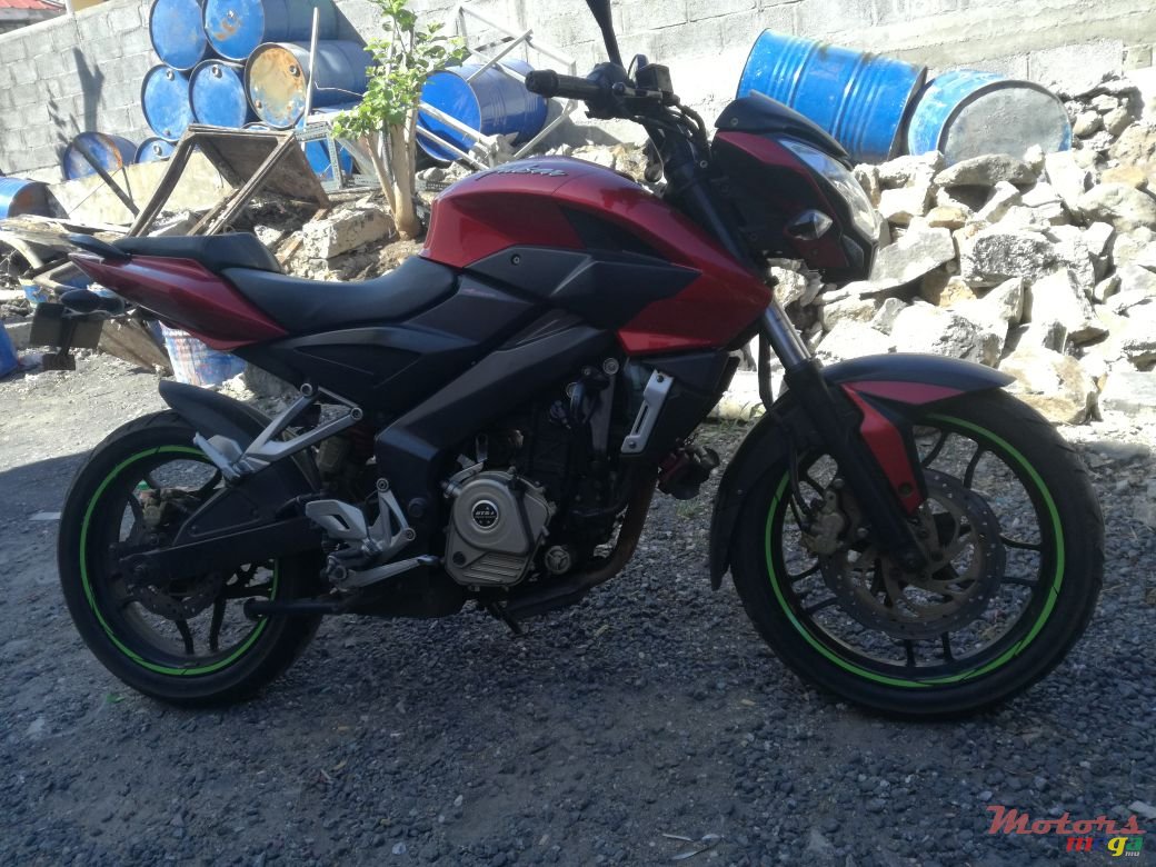 2013' Bajaj photo #2