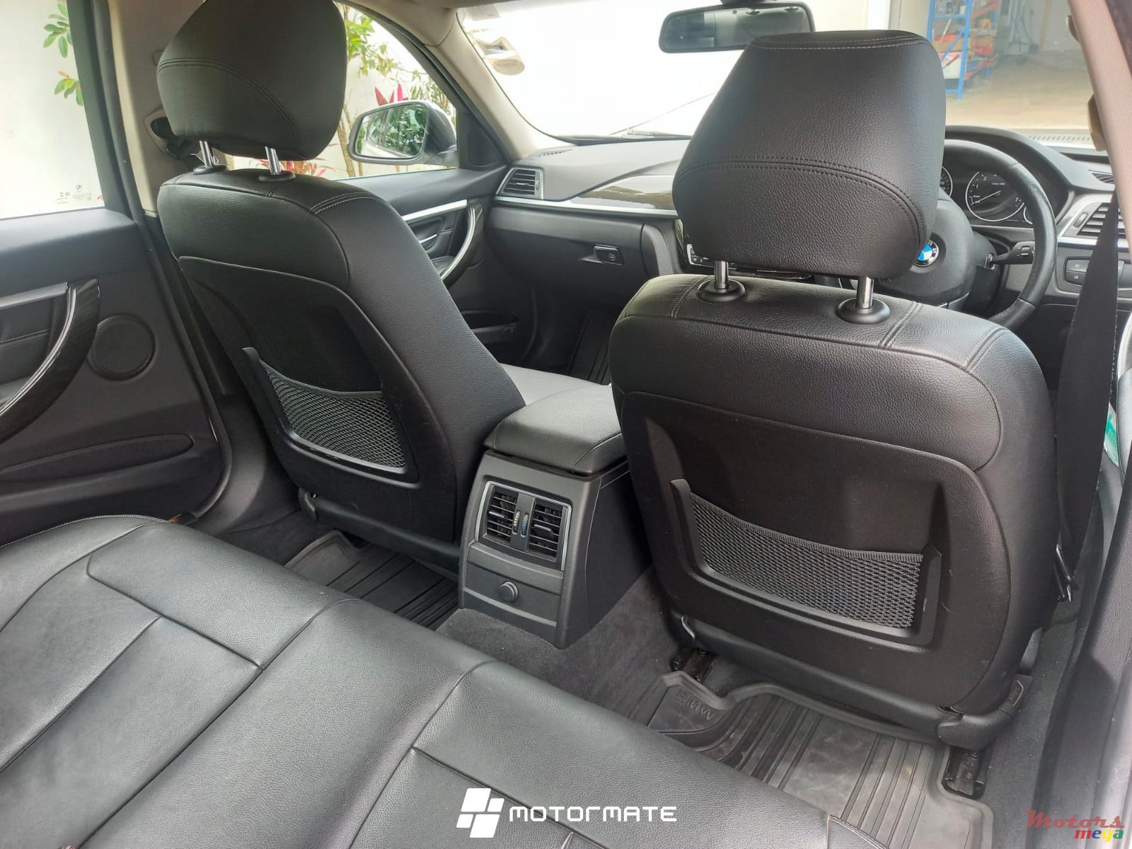 2017' BMW 318 LUXURY photo #4