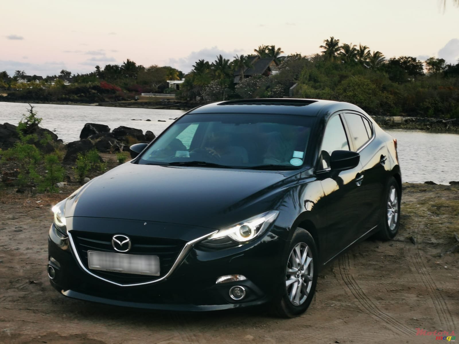 2015' Mazda 3 photo #1