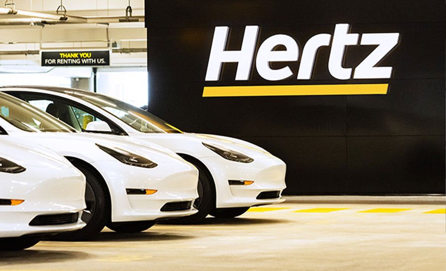 Tesla : une commande de 100 000 voitures du loueur Hertz