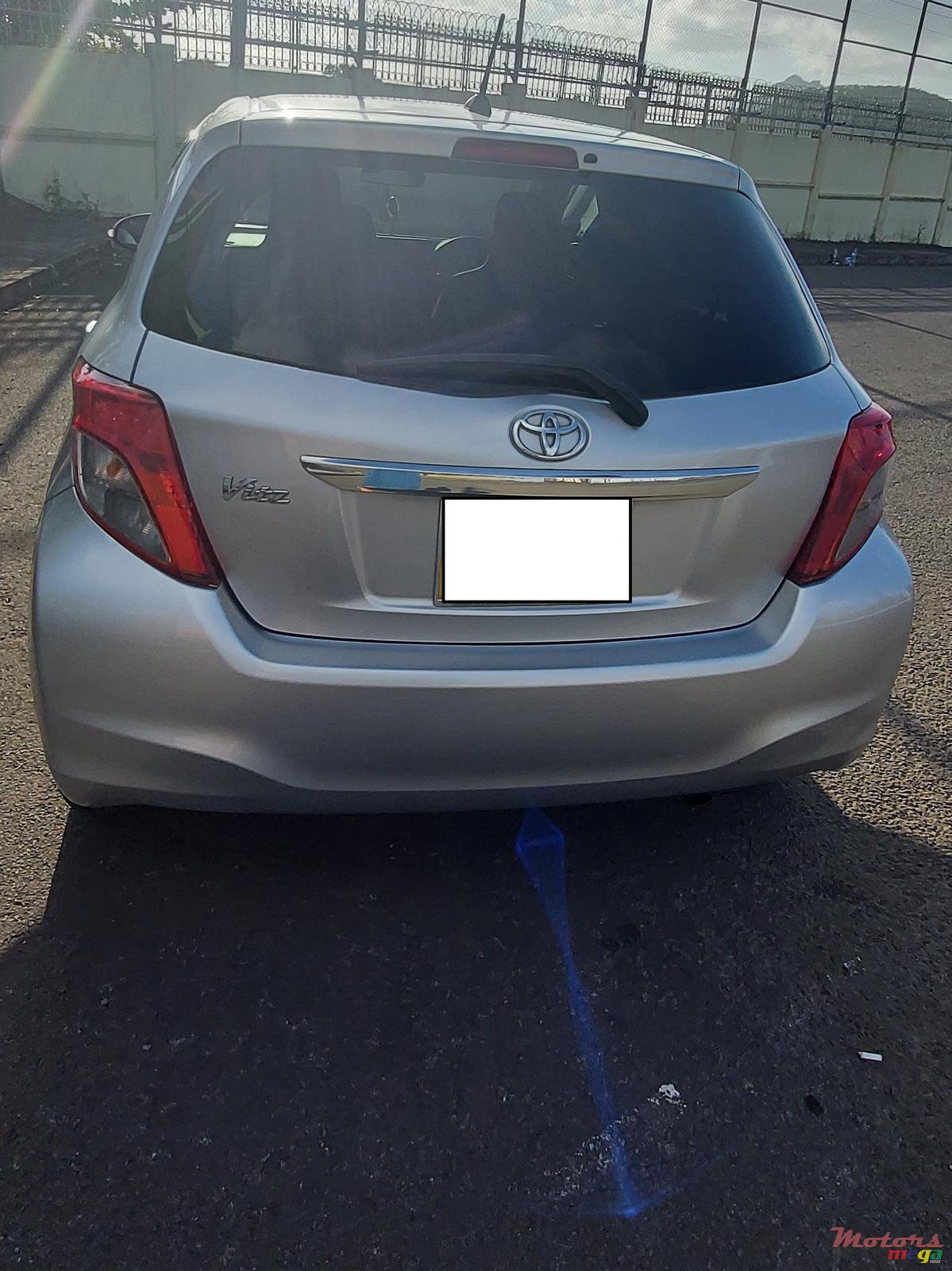 2011' Toyota Vitz photo #1