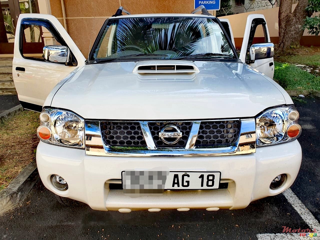 2018' Nissan NP300 photo #1
