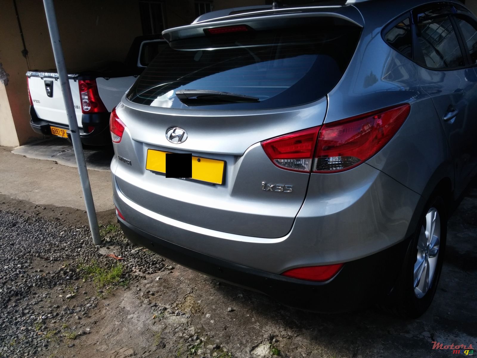 2011' Hyundai ix35 photo #2