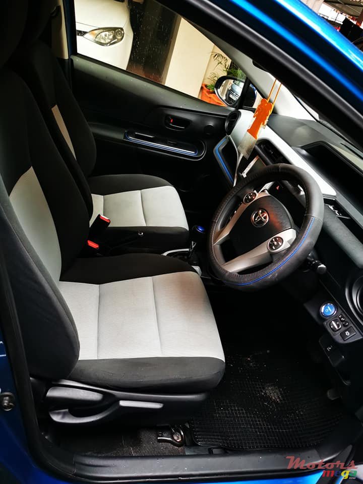 2013' Toyota Aqua photo #5