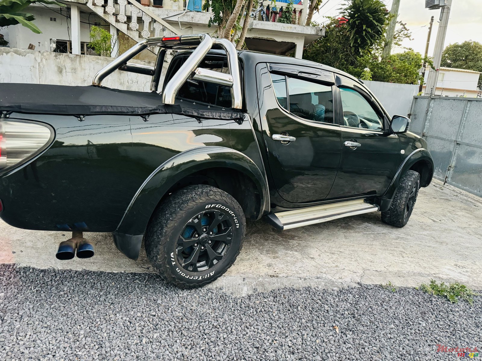 2010' Mitsubishi L200 Automatic Transmission photo #3